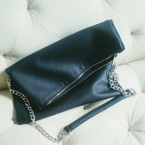 Express foldover magnetic satchel with silver chain - Picture 1 of 6